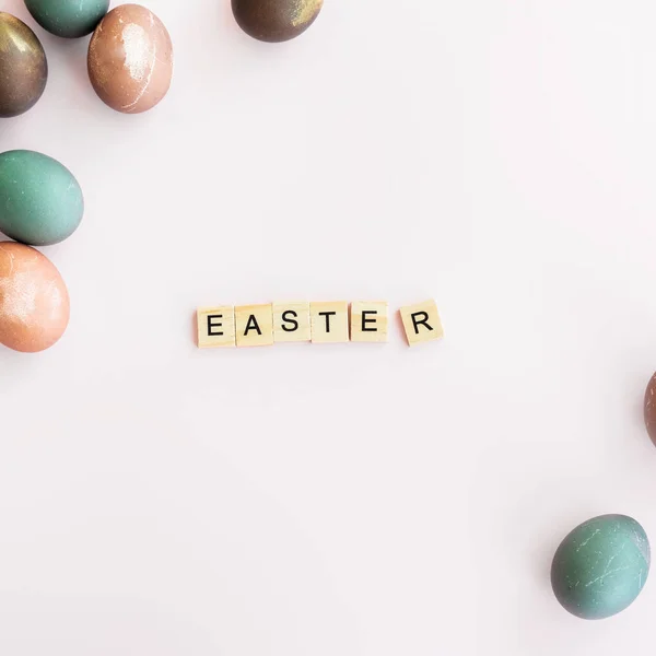 Happy Aster Eggs Word Easter Written Scrubble Letters Isolated Pink — Stock Photo, Image