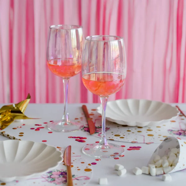 Cocktail Met Bril Elegante Feestelijke Tafel Heldere Tinten Bruiloft Verjaardag — Stockfoto