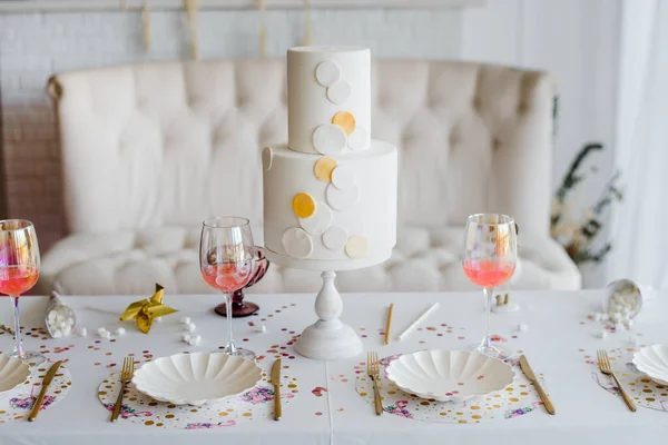 Verjaardag Bruiloft Tafel Zetting Witte Kleuren Met Cocktails Glazen Babyfeestje — Stockfoto