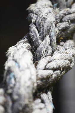 Çarpık iplerin yakın plan resmi