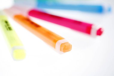 Renkli bir fosforlu kalem.