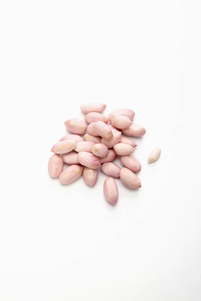 Amendoins Contra Fundo Branco — Fotografia de Stock