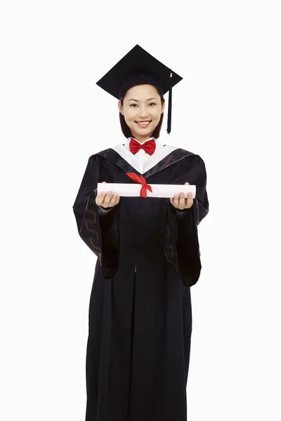 Mujer Bata Graduación Sosteniendo Pergamino — Foto de Stock