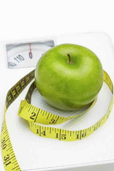 Measuring Tape Wound Green Apple Weighing Scale — Stock Photo, Image