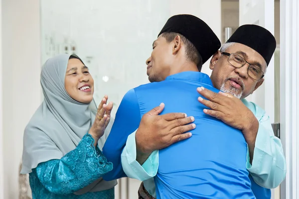 Muslim Laki Laki Saling Menyapa — Stok Foto