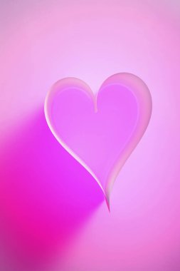 Kalp şeklinde pembe kağıt