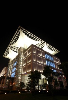 Şangay Halk Meydanı 'ndaki Opera Binası, mimari yapılar.