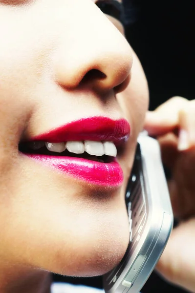 Close Woman Makeup Talking Handphone — Stock Photo, Image