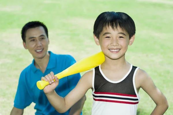 Père Fils Jouant Baseball Dans Parc — Photo