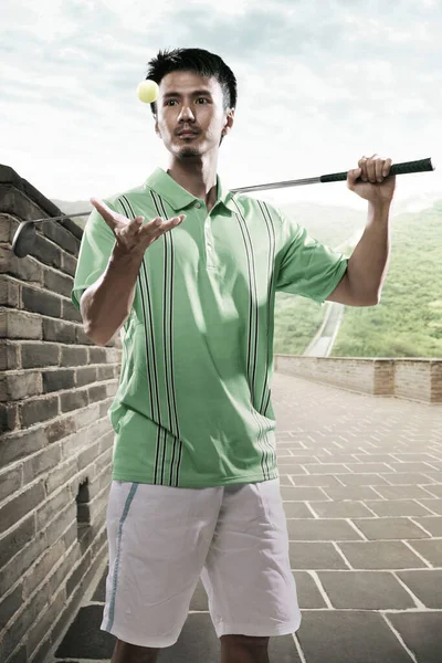 Homem Segurando Clube Golfe Bola Golfe — Fotografia de Stock