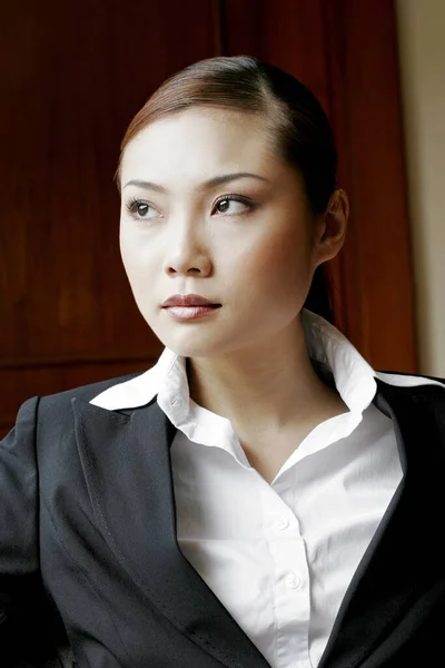 Porträt Der Schönen Asiatischen Geschäftsfrau — Stockfoto