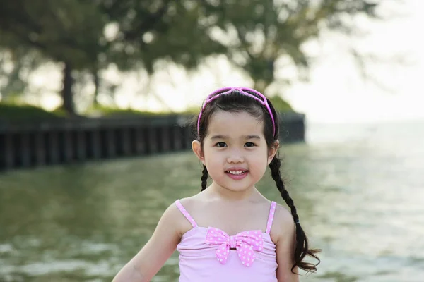 Girl Pink Having Fun Beach — Stock Photo, Image