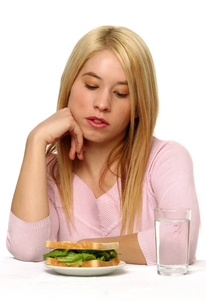 Donna Che Non Appetito Nel Mangiare Panino Vegetariano — Foto Stock