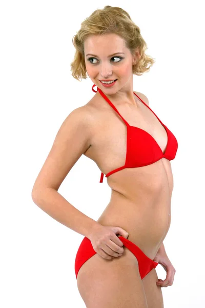 Studioaufnahme Einer Frau Roten Bikini Die Für Die Kamera Posiert — Stockfoto