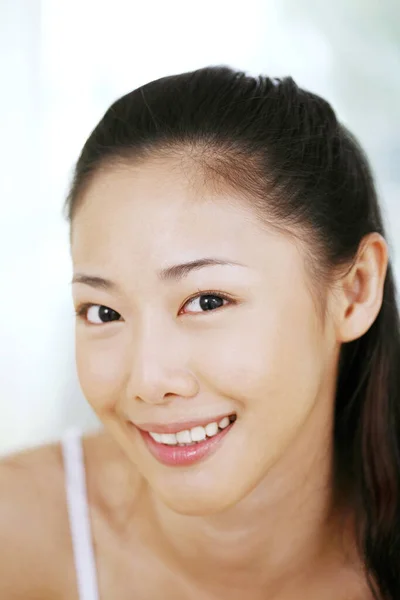 Woman Smiling Camera — Stock Photo, Image