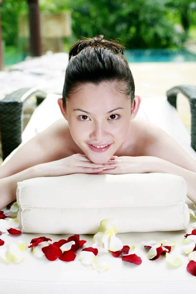 Woman Smiling Camera While Lying Forward Massage Table — Stock Photo, Image