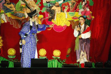 Tiyatro Sahnesinde Opera Sanatçısı 