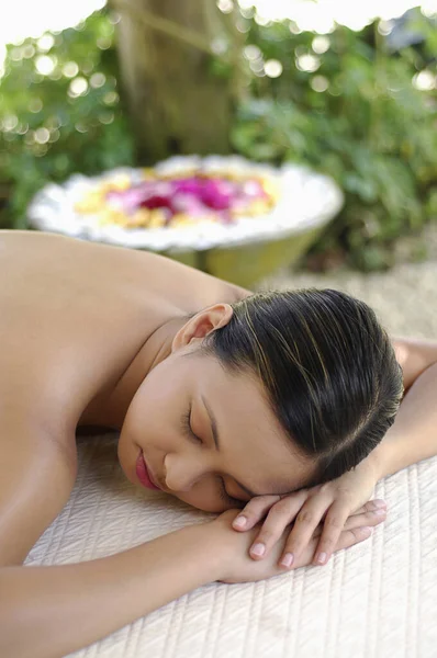 Woman Lying Forward Lounge Chair — Stock Photo, Image