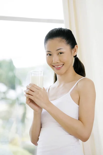 Woman Holding Glass Milk — Stock Photo, Image