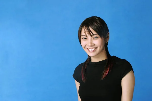 Mujer Sonriendo Cámara —  Fotos de Stock