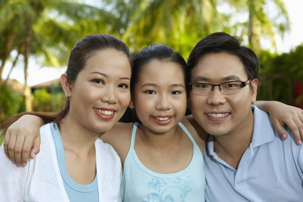 Meisje Poseren Met Haar Ouders — Stockfoto