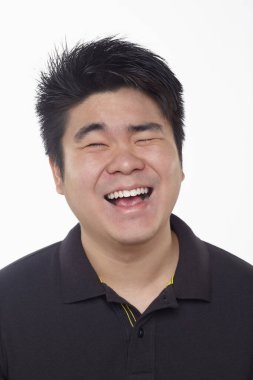 Beyaz arka planda izole edilmiş bir adamın yüz ifadesi