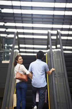 Erkek ve kadın randevuda.