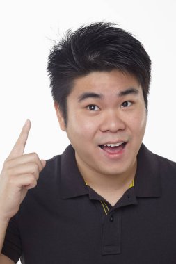 Beyaz arka planda izole edilmiş bir adamın yüz ifadesi