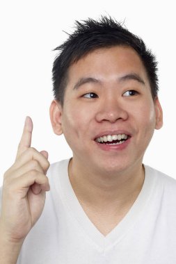 Beyaz arka planda izole edilmiş bir adamın yüz ifadesi