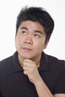 Beyaz arka planda izole edilmiş bir adamın yüz ifadesi