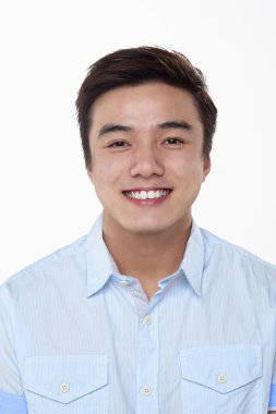 Beyaz arka planda izole edilmiş bir adamın yüz ifadesi