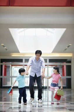 lamp met groene plant met bladeren