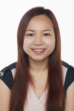 Beyaz arka planda izole edilmiş bir adamın yüz ifadesi