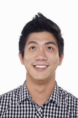 Beyaz arka planda izole edilmiş bir adamın yüz ifadesi