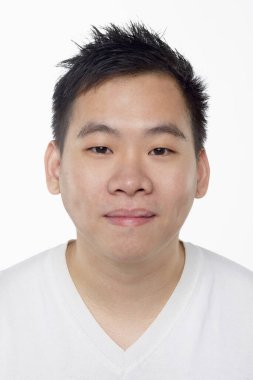 Beyaz arka planda izole edilmiş bir adamın yüz ifadesi