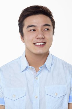 Beyaz arka planda izole edilmiş bir adamın yüz ifadesi