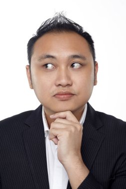 Beyaz arka planda izole edilmiş bir adamın yüz ifadesi