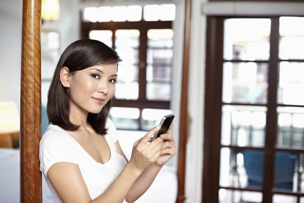 Woman Text Messaging Mobile Phone — Stock Photo, Image