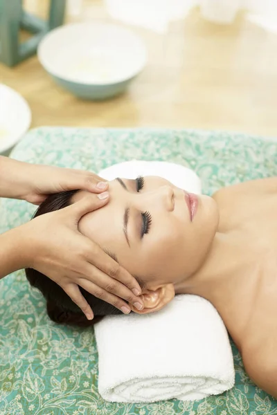 Woman Enjoying Facial Massage — Stock Photo, Image