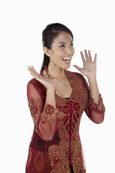 Överraskad Kvinna Baju Kebaya Med Öppna Händer — Stockfoto