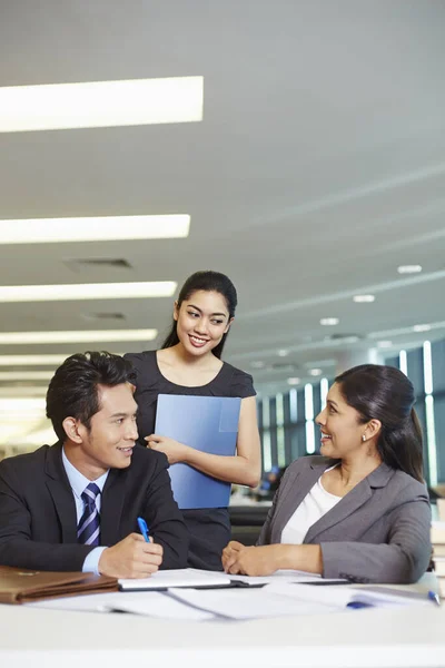 Parceiros Negócios Discutindo — Fotografia de Stock