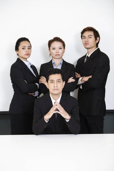 Pessoas Negócios Com Seu Supervisor — Fotografia de Stock