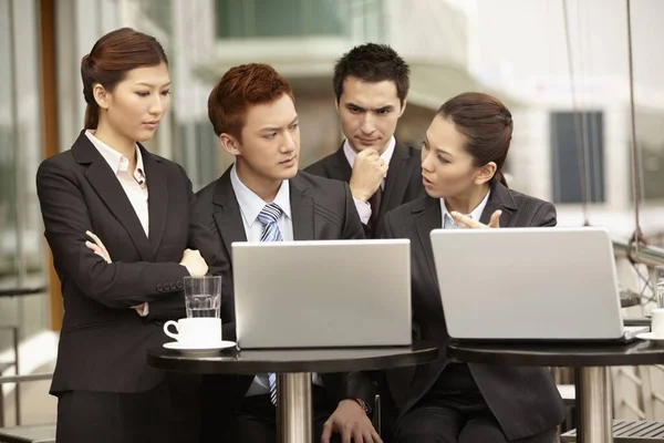 Gente Negocios Discutiendo —  Fotos de Stock