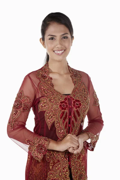 Žena Baju Kebaya Usmívá Rukama Sepjatýma — Stock fotografie