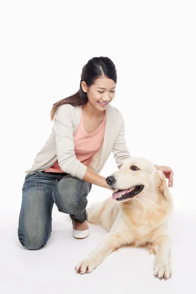 Hund Husdjur Med Ung Kvinna Ägare — Stockfoto