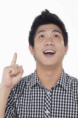 Beyaz arka planda izole edilmiş bir adamın yüz ifadesi