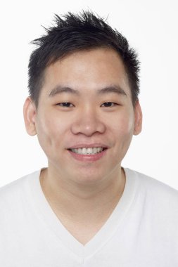 Beyaz arka planda izole edilmiş bir adamın yüz ifadesi