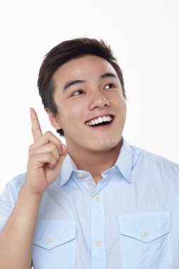 Beyaz arka planda izole edilmiş bir adamın yüz ifadesi