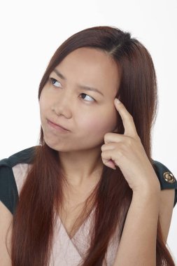 Beyaz arka planda izole edilmiş bir adamın yüz ifadesi