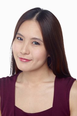 Beyaz arka planda izole edilmiş bir kadının yüz ifadesi